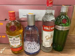 4 fl. Spiritus TANQUERAY, GIN MARE og STOLI VODKA