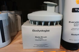2 stk. massagebørster BODYOLOGIST