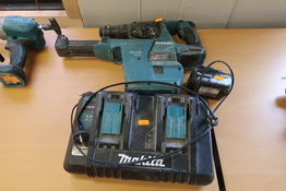 Borehammer MAKITA DHR243 og støvsamler MAKITA DX02