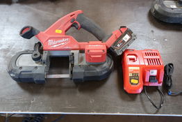 Båndsav MILWAUKEE M18 FBS85