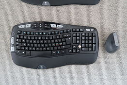 Logitech Wireless Keyboard & mus