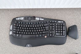 Logitech Wireless Keyboard & mus