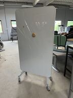 Whiteboard/opslagstavle på hjul 