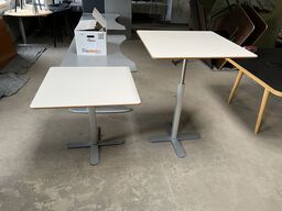 2 stk. justerebar borde DJOB PETER J. LARSEN