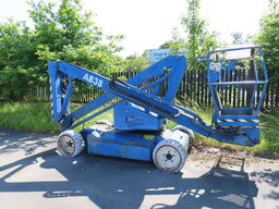 Knækarmsbomlift, UPRIGHT AB38