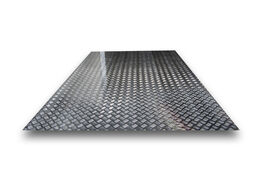 10 stk dørkplader i aluminium, skridsikker. Mål: 125 X 250 cm.