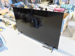 65" LED-TV, IFFALCON IFF65U62, med fjernbetjening