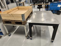 2 stk. palleborde på hjul