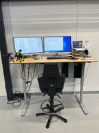 Elhævesænkebord inkl. indhold og IT udstyr