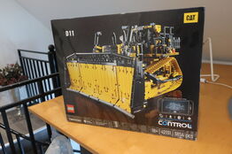 LEGO TECHNIC CONTROL+ 42131 CAT D11 - uåbnet