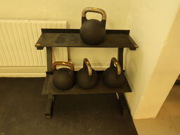 Kettlebells med stativ - 8, 12, 20 og 24 kg