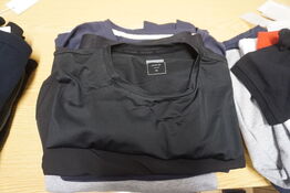 2 stk. Sweatshirts, 1 stk. t-shirt & 1 par shorts BERKELEY