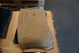 3 par bukser & 1 par shorts
