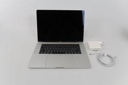 Macbook Pro 2017 15" i7 7920HQ 3,1 Ghz  (Mid 2017)