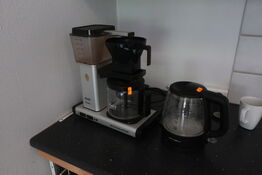 Kaffemaskine MOCCAMASTER samt elkedel 