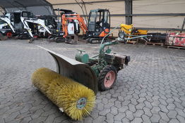 3 hjulet traktor m/kost