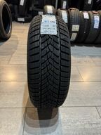 1 stk. Goodyear UltraGrip Performance + 215/60 R16 99H XL