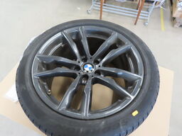 BMW fælge med PIRELLI vinterdæk til BMW X5M