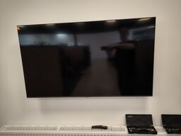 TV SAMSUNG LH55BEAHLGUXEN 55" med vægbeslag og fjernbetjening