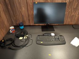 Computerskærm HP 24" samt JABRA headset