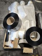 Palle med folie og plastik til indpakning m.m.