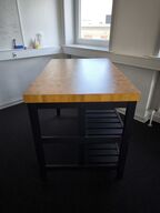 Højbord med hylder