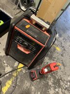Værkstedsradio MILWAUKEE samt lampe
