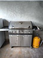 Gasgrill med gasflaske