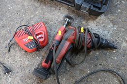 Akku ligesliber MILWAUKEE M12 FDGS, slagboremaskine HILTI ST1800