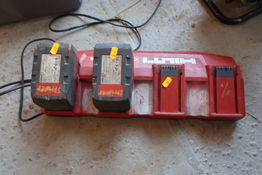 Multilader HILTI C 4/36-MC 4 med 2 stk. batterier HILTI