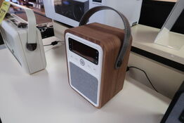 VQ Monty DAB+FM radio m. Bluetooth - træ