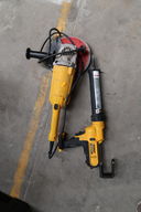 Vinkelsliber DEWALT DW492 samt fugemaskine DEWALT