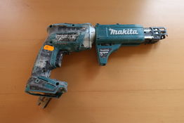 Gipsskruemaskine MAKITA DFS452