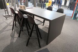 Barbord i metal m. 5 stk. barstole