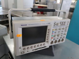 Four Cannel Color Digital Phosphor Oscilloscope TEKTRONIX TDS3014B 