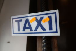 Skilt "Taxi"