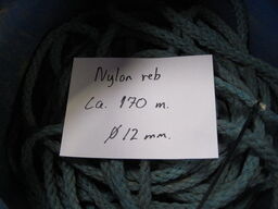 Tønde med ca. 170 meter nylon reb.Ø 12 mm.