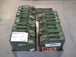 9 stk jerry cans