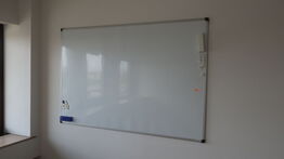 2 stk. whiteboards, div. Reoler m.m.