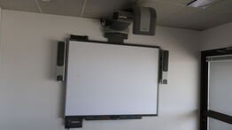 Interaktivt whiteboard SMART Technologies med projektor SMART Unifi 45