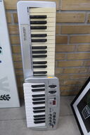 2 stk. MIDI keyboard