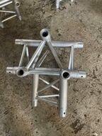 6 pieces. GLOBAL TRUSS C52