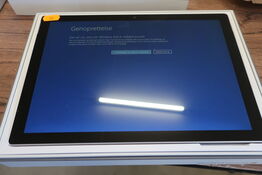 Tablet MICROSOFT Surface Pro Model: 1796