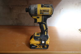 Akku skruemaskine, DeWalt DCF887
