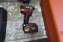 Akku skruemaskine MILWAUKEE M18 CBLID med batteri