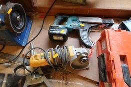 Akku gipsskruemaskine MAKITA DFR550 med batteri samt vinkelsliber DEWALT