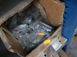 300 sets of mirror brackets, set with 4 pcs. for 6 mm mirror.