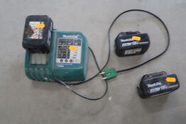 Battery charger and 3 pcs. batteries MAKITA