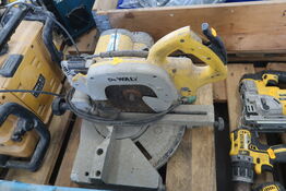 Miter saw DEWALT