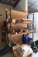 Lagerreol uden indhold